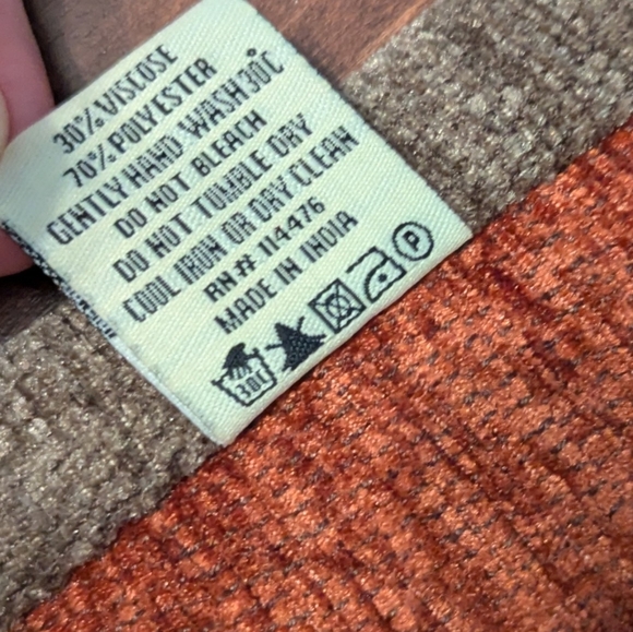 Southern Living At Home Muted Brown Red Scroll Fringed Chinelle Throw Blanket - Picture 10 of 10